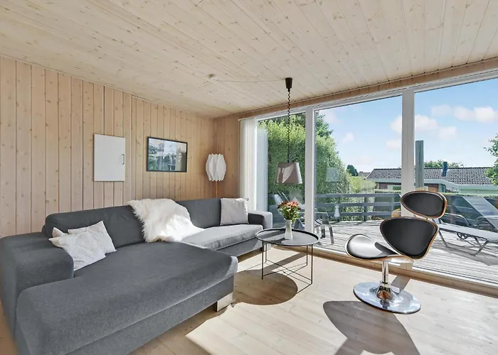3 Bedroom Awesome In Bjert Nyaraló *