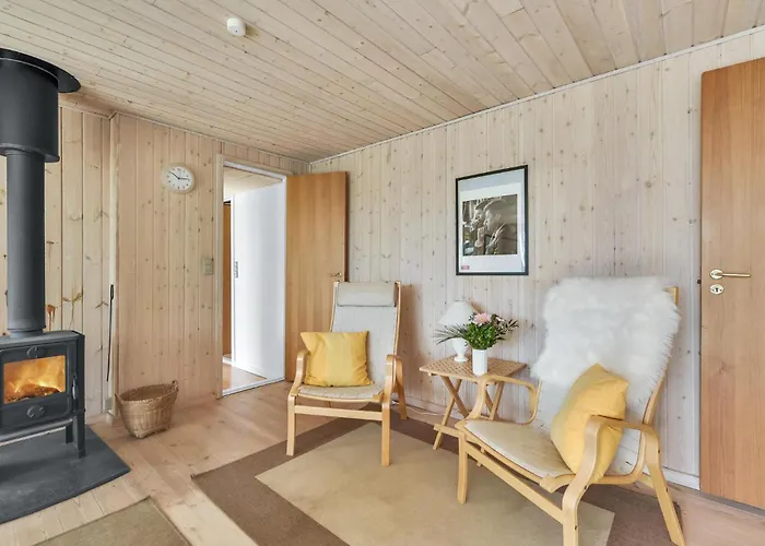 Nyaraló 3 Bedroom Awesome In Bjert Binderup Strand